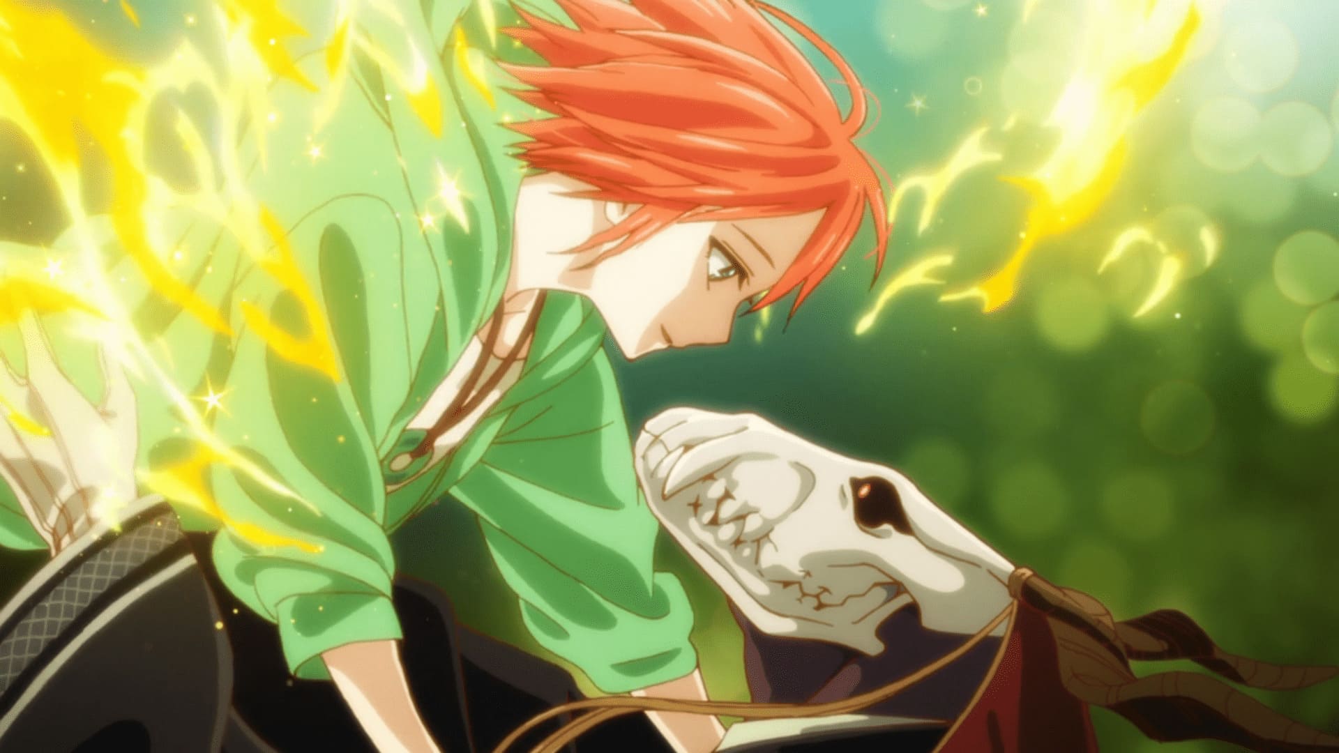 Chise Hatori (Atsumi Tanezaki) ao lado de Elias Ainsworth (Ryota Takeuchi), com a máscara de caveira dele em destaque.
